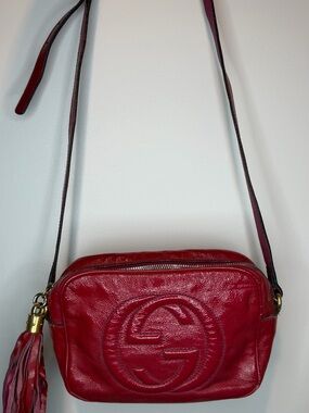 GUCCI Patent Soho Disco crossbody bag